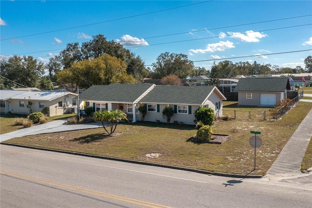 view of front of property with a front yard