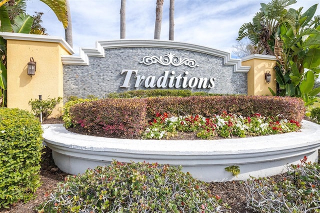 view of community / neighborhood sign