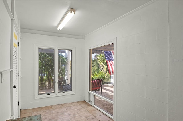 entryway with crown molding