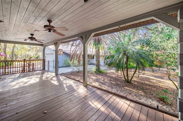 deck with ceiling fan