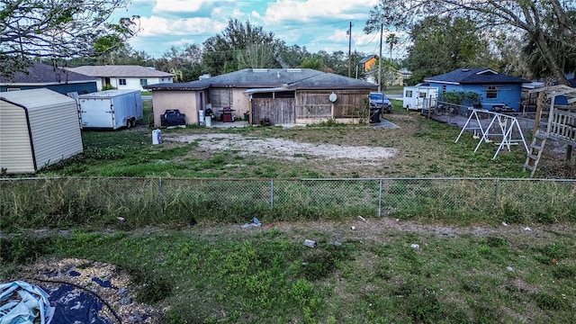 view of yard with a shed