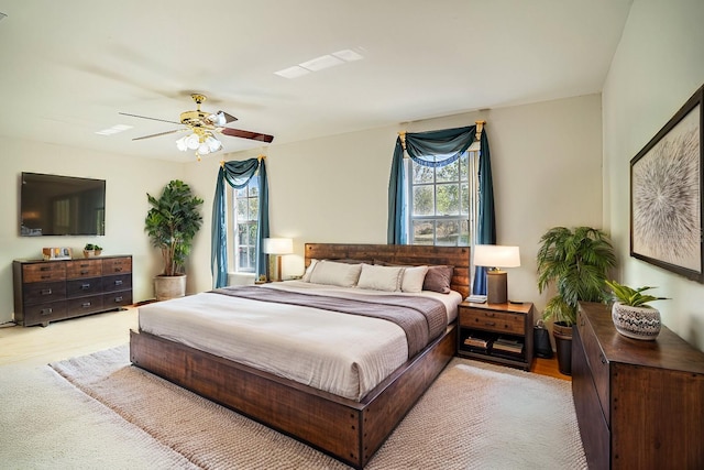 bedroom with ceiling fan