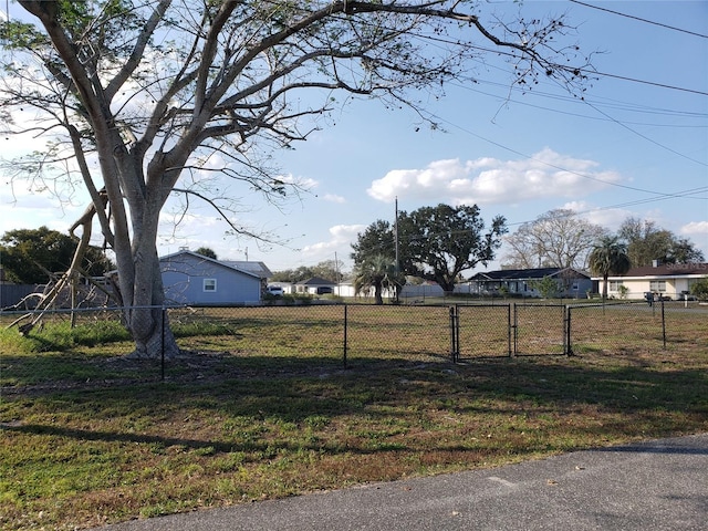 Listing photo 3 for 145 Taylor St, Lake Wales FL 33859