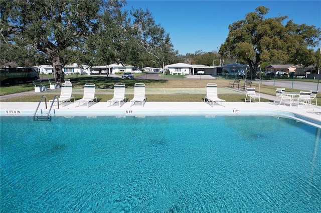 view of swimming pool