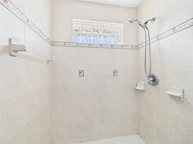 91 W Cedarwood Cir, Kissimmee, FL 34743 - full bath with tiled shower