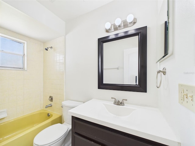 2434 Mill Run Blvd, Kissimmee, FL 34744 - bathroom with vanity, toilet, and shower / bathtub combination