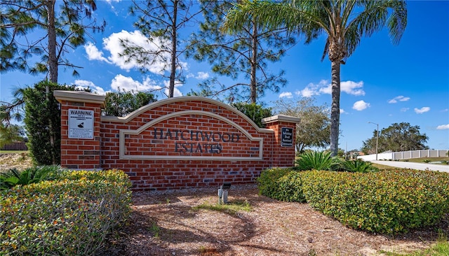 view of community / neighborhood sign