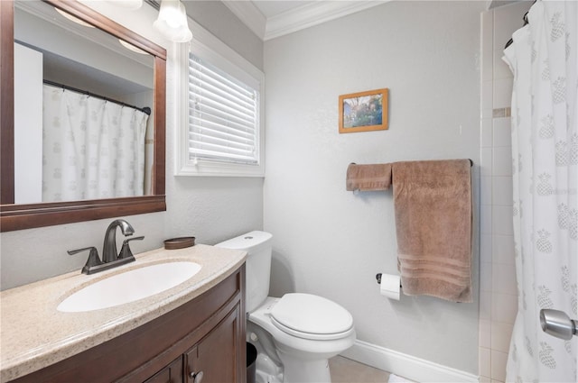 full bathroom with a shower with shower curtain, crown molding, vanity, and toilet