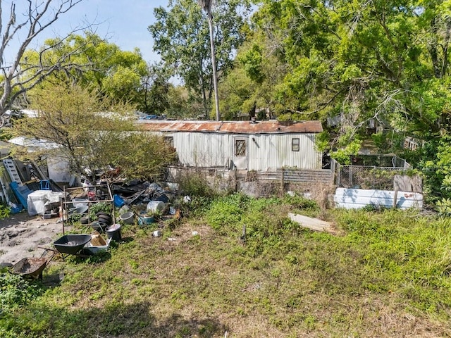 view of yard featuring fence