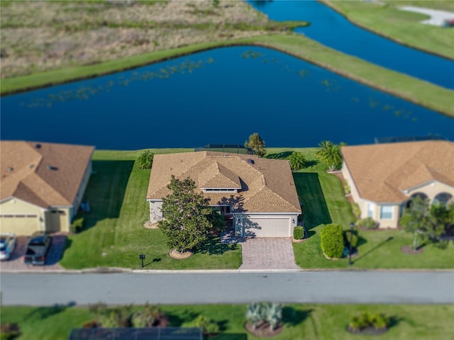 bird's eye view with a water view