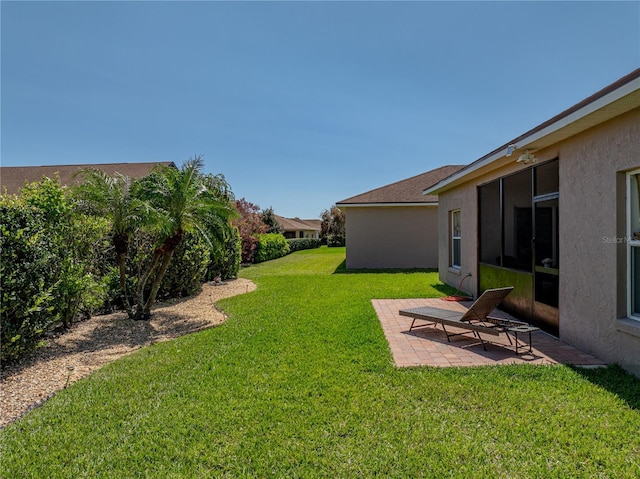 view of yard featuring a patio