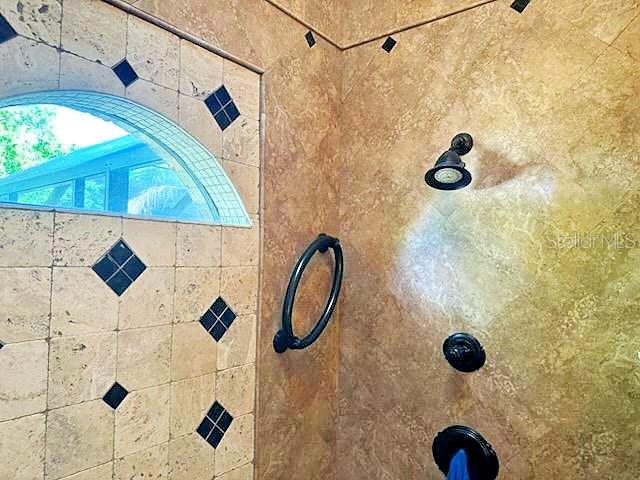 2761 Graniteridge Ct, Orange Park, FL 32065 - detailed view of tiled shower
