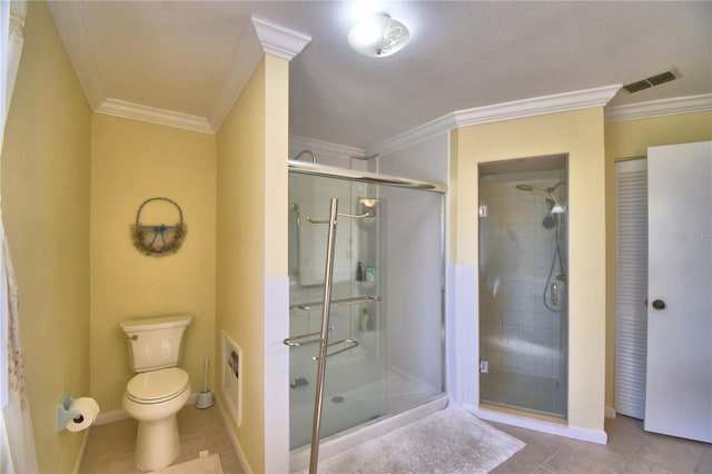 2611 State Road 557, Lake Alfred, FL 33850 - full bath with tile patterned floors, ornamental molding, and visible vents