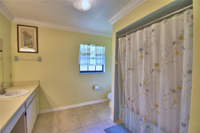 2611 State Road 557, Lake Alfred, FL 33850 - full bath featuring toilet, crown molding, vanity, and baseboards