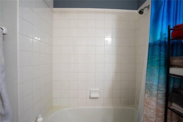 249 Haines Blvd, Winter Haven, FL 33881 - full bath featuring shower / bath combination with curtain