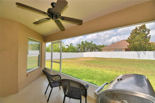 186 Viola Dr, Auburndale, FL 33823 - sunroom with ceiling fan and vaulted ceiling