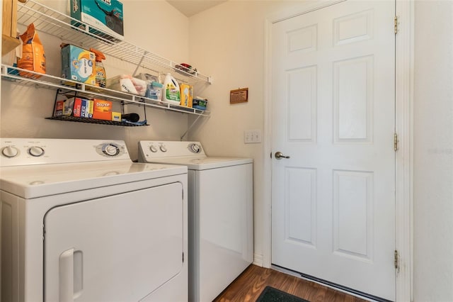 284 Lake Suzanne Dr, Lake Wales, FL 33859 - laundry area featuring washing machine and dryer, laundry area, and dark wood finished floors
