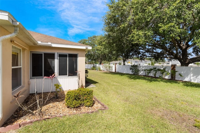 284 Lake Suzanne Dr, Lake Wales, FL 33859 - view of yard featuring fence
