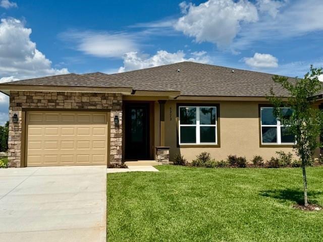 5273 Pebble Beach Dr, Sebring, FL 33872 - ranch-style home with an attached garage, a shingled roof, a front lawn, and driveway