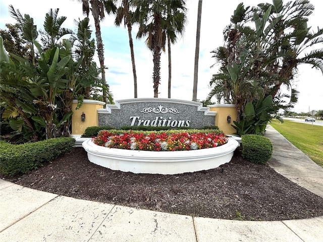 view of community / neighborhood sign