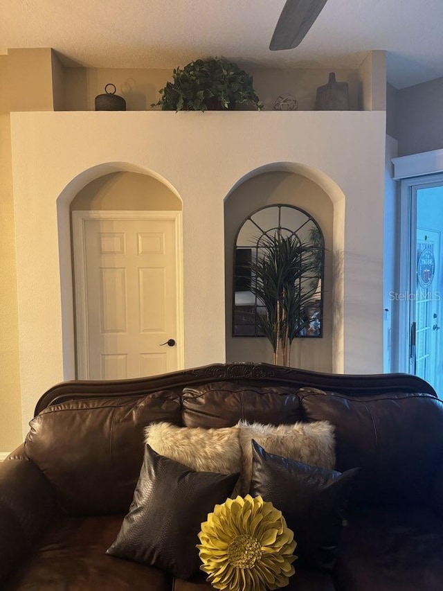 135 Minniehaha Cir, Haines City, FL 33844 - view of living room