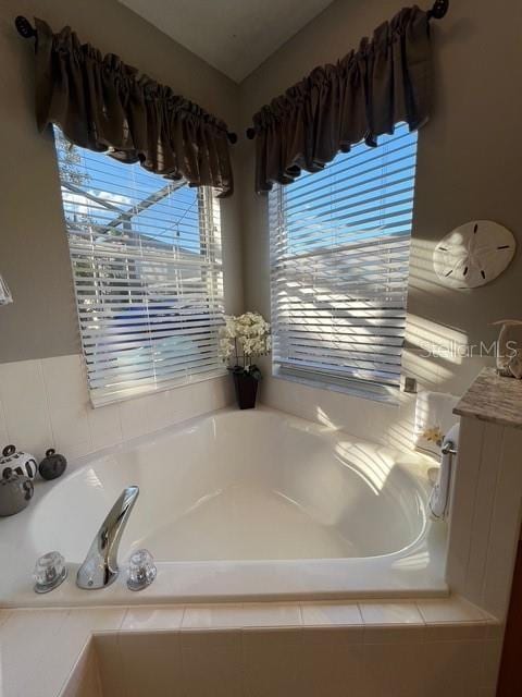 135 Minniehaha Cir, Haines City, FL 33844 - bathroom featuring a bath
