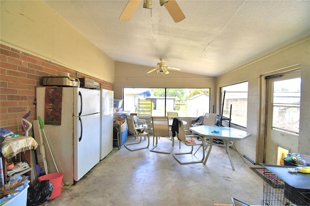 780 Oleander Dr SE, Winter Haven, FL 33880 - sunroom with vaulted ceiling