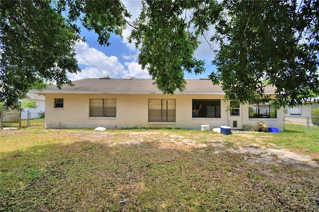780 Oleander Dr SE, Winter Haven, FL 33880 - view of rear view of house