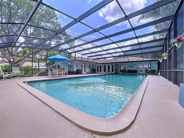 255 Lake Link Rd, Winter Haven, FL 33884 - swimming pool with a patio and a lanai