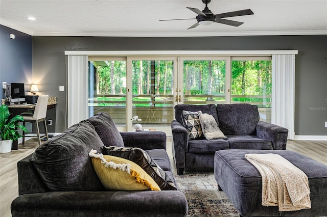 418 N Rd, Lakeland, FL 33809 - living room featuring healthy amount of natural light, crown molding, a ceiling fan, an office area, and wood finished floors