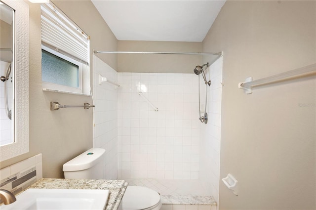 630 Heather Glen Loop, Winter Haven, FL 33884 - full bath with toilet, tiled shower, and vanity