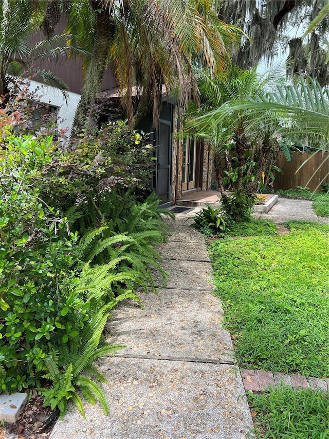 9402 Cat Track Trl, Lake Wales, FL 33898 - entrance to property with fence