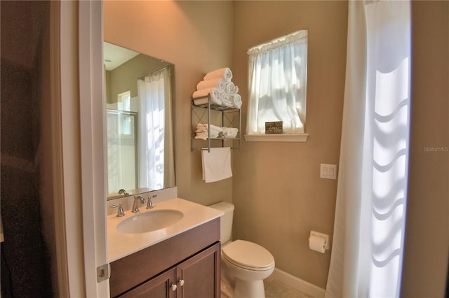 2340 Pinehurst Ct, Davenport, FL 33837 - full bath featuring vanity, a shower with shower curtain, and tile patterned flooring
