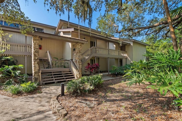 713 Olde Camelot Cir Unit 3303-4, Haines City, FL 33844 - view of front of property with stairs