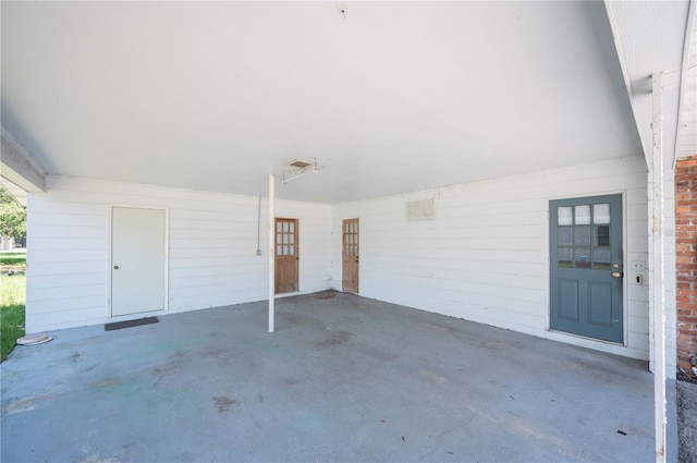 961 Oleander Dr SE, Winter Haven, FL 33880 - view of garage