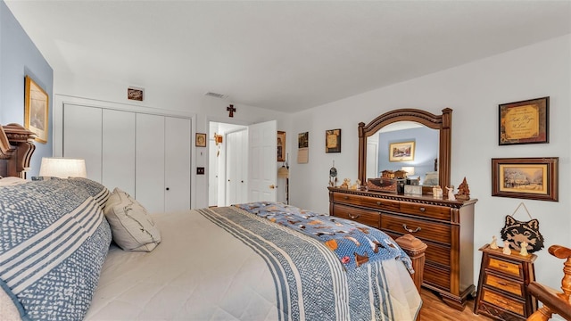 527 Duchess Dr, Lakeland, FL 33803 - bedroom with a closet and light wood-type flooring