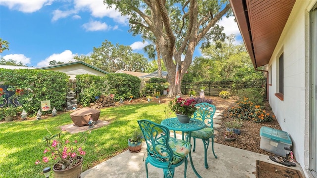 527 Duchess Dr, Lakeland, FL 33803 - view of patio / terrace