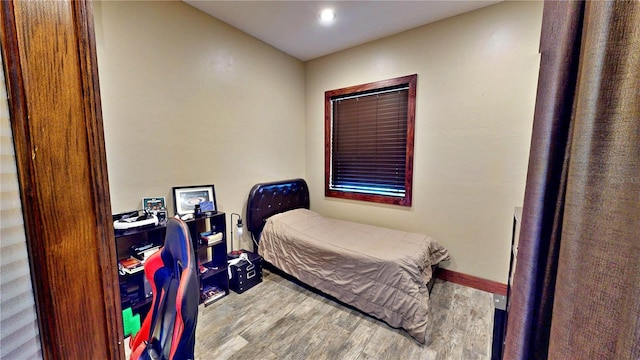 540 Phillips Rd, Sebring, FL 33875 - bedroom featuring wood finished floors and baseboards
