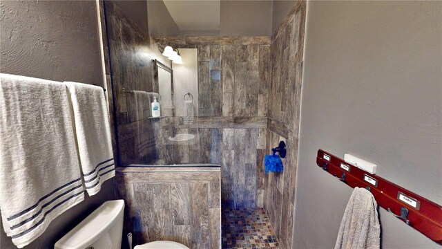 540 Phillips Rd, Sebring, FL 33875 - full bathroom with toilet and walk in shower