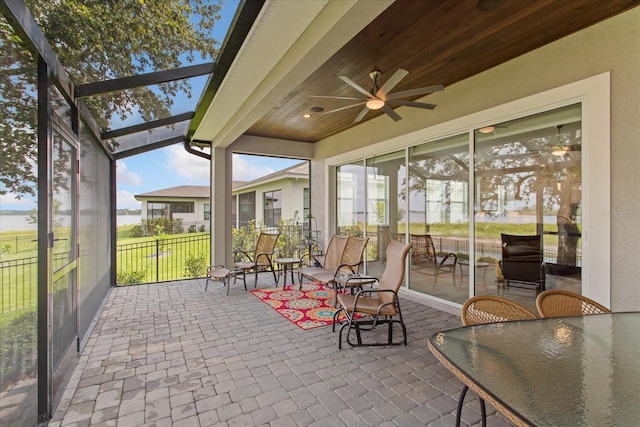 505 Adams View Ln, Auburndale, FL 33823 - sunroom featuring ceiling fan