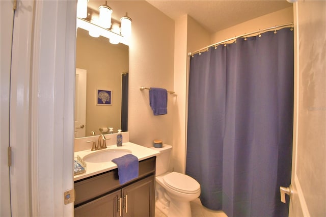 1433 Bunker Dr, Davenport, FL 33896 - bathroom with vanity, toilet, and curtained shower