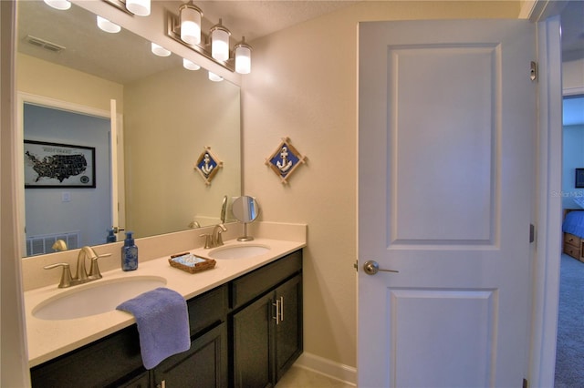 1433 Bunker Dr, Davenport, FL 33896 - full bath with double vanity