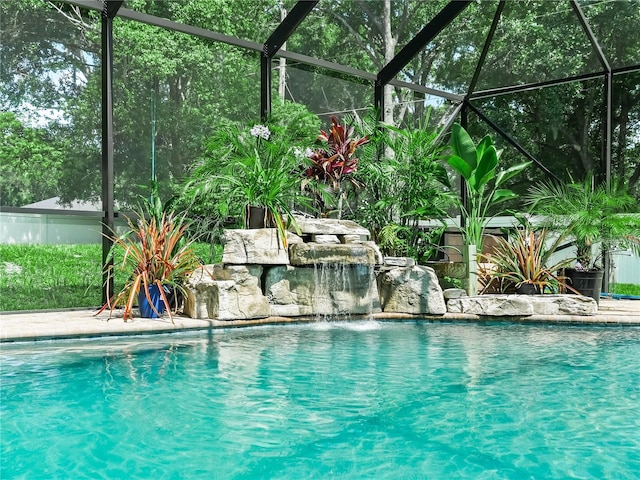7714 Chase Rd, Lakeland, FL 33810 - swimming pool featuring glass enclosure