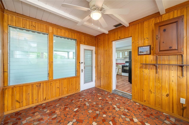 304 W Lake Ave, Auburndale, FL 33823 - unfurnished sunroom featuring beamed ceiling