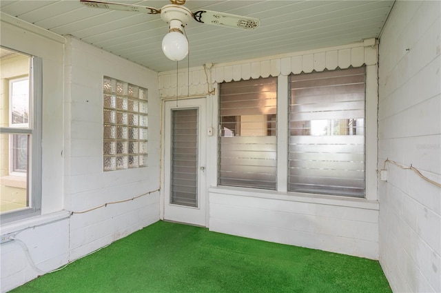 304 W Lake Ave, Auburndale, FL 33823 - unfurnished sunroom with a ceiling fan