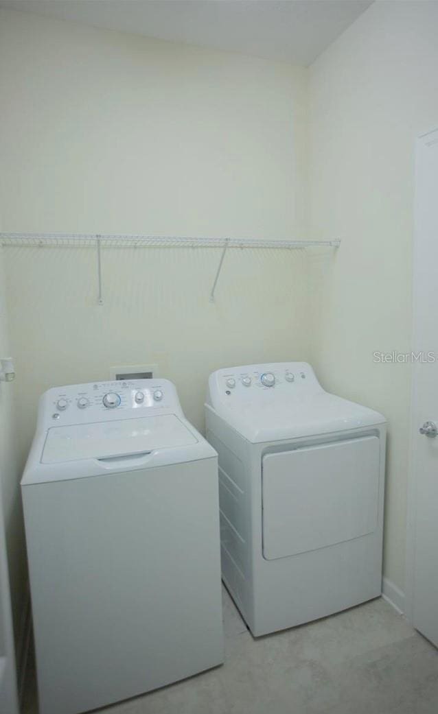3023 Caneel, Winter Haven, FL 33884 - laundry area featuring independent washer and dryer