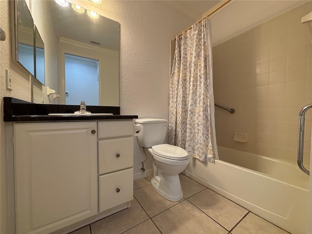 4469 Turnberry Ln, Lake Wales, FL 33859 - full bath featuring a textured wall, tile patterned floors, vanity, and shower / bathtub combination with curtain