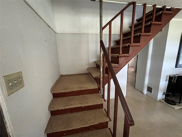 1805 S Lake Reedy Blvd, Frostproof, FL 33843 - view of staircase
