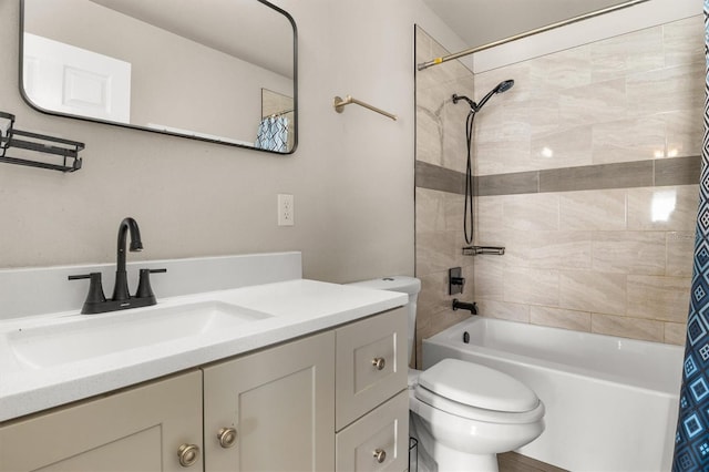 704 Butternut Pl, Lakeland, FL 33813 - bathroom with vanity and shower / bath combination with curtain