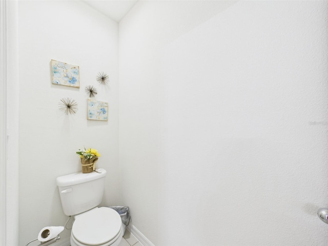 5751 Lakeside Landings Blvd, Winter Haven, FL 33881 - bathroom featuring toilet and baseboards